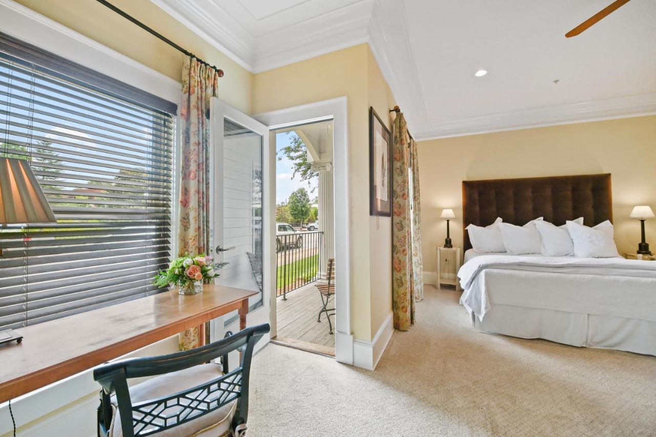 The James Madison Inn Luaran gambar