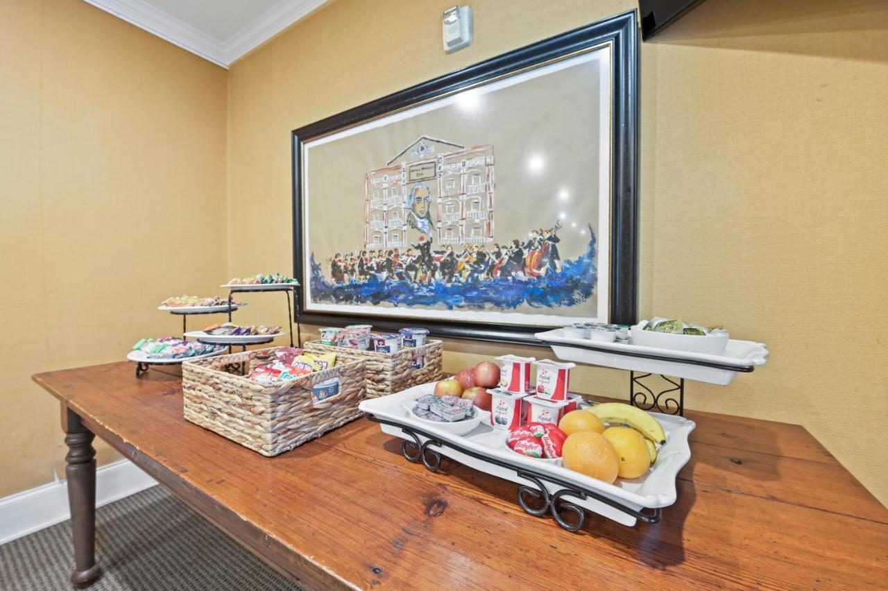 The James Madison Inn Luaran gambar