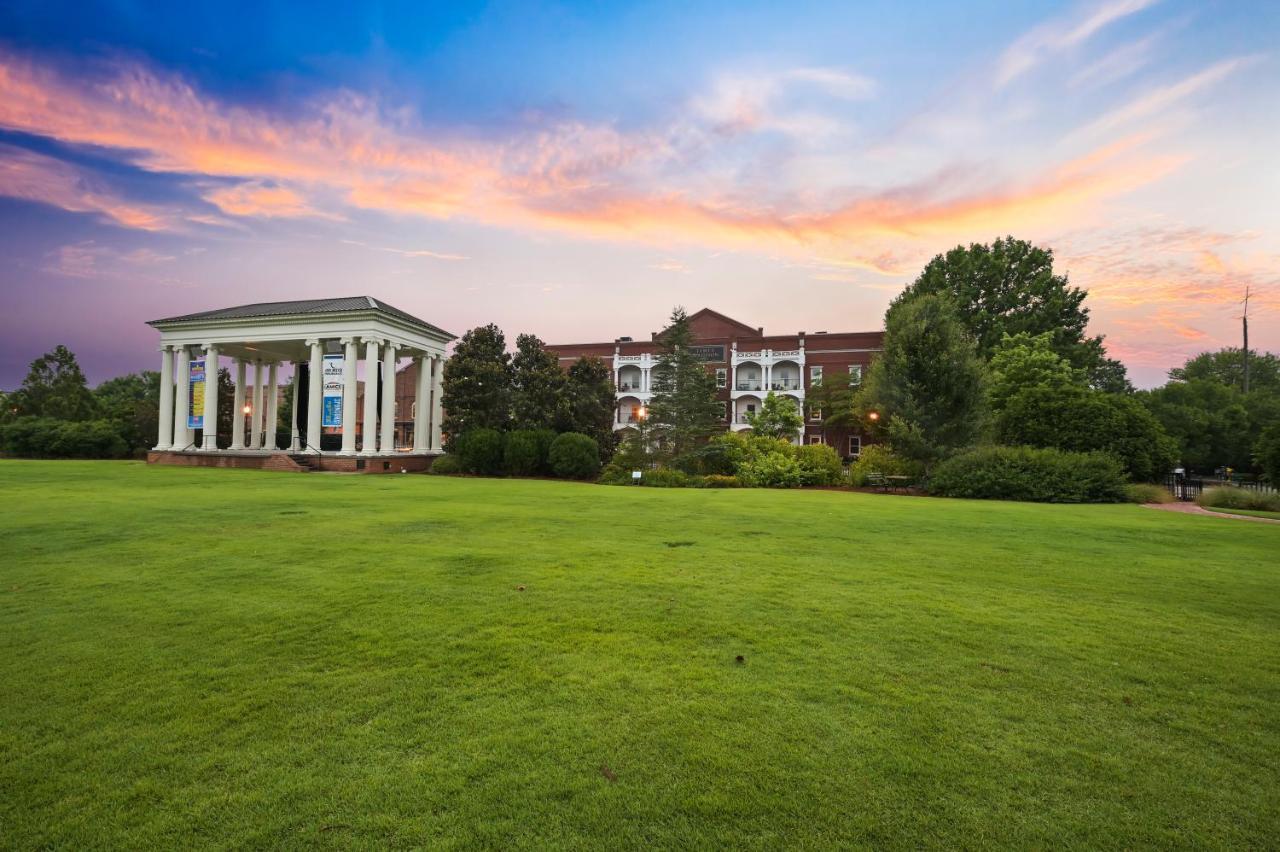 The James Madison Inn Luaran gambar