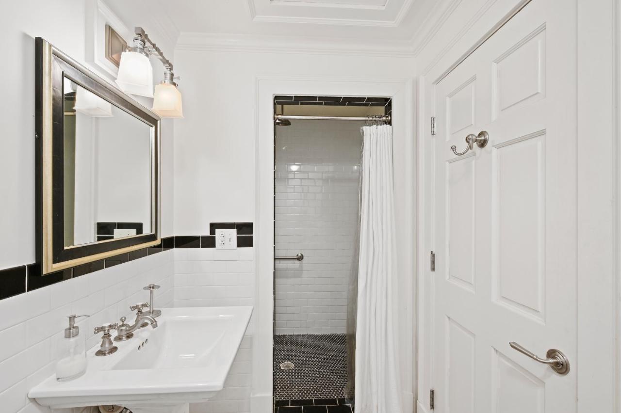 The James Madison Inn Luaran gambar